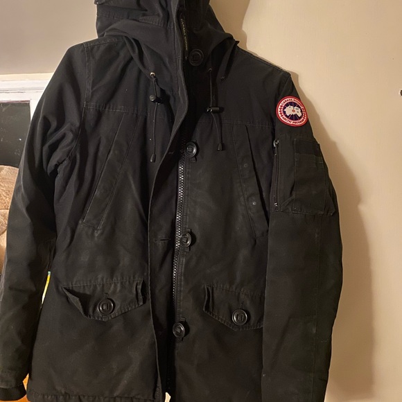 Canada Goose Montebello Parka Size Medium - Picture 3 of 11